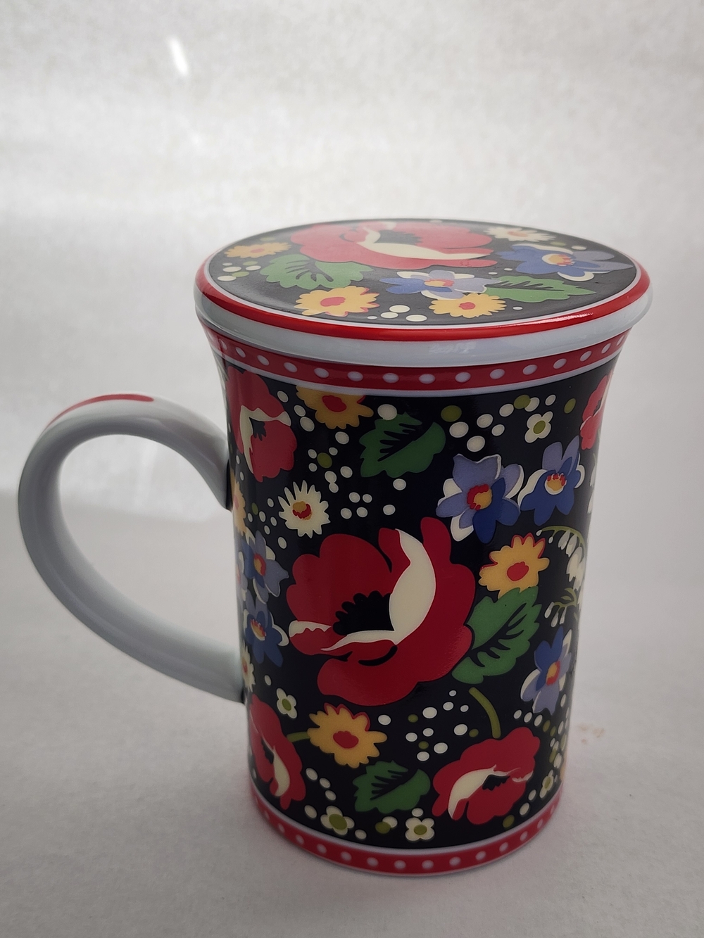 Vera Bradley Floral Pattern Ceramic Tea Mug with Lid - Black and Red